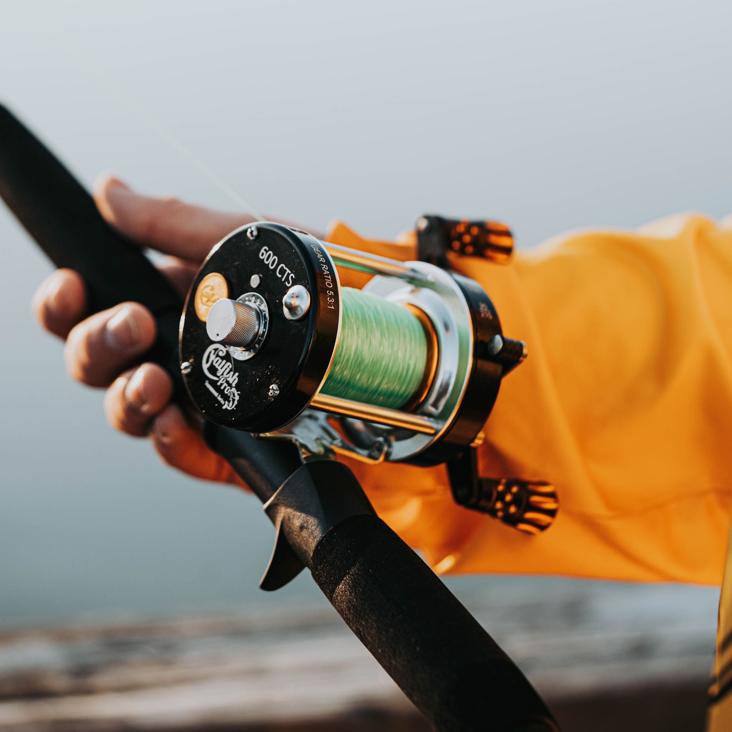 Catfish Pro 600CTS Round Baitcaster Reel 19lb of Drag 5.3:1 6+1BB